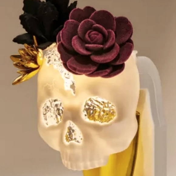 💀Bath & Body Works Succulent Skull Wallflower/ Nightlight! - Picture 2 of 2